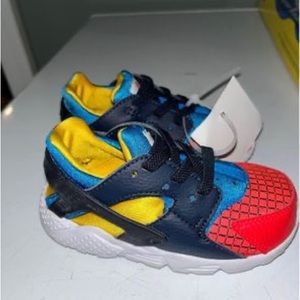 Doesn’t fit my little boy he is 2 and wears size 7toddler his foot just to wide